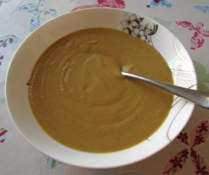 Spicy parsnip and coconut soup
