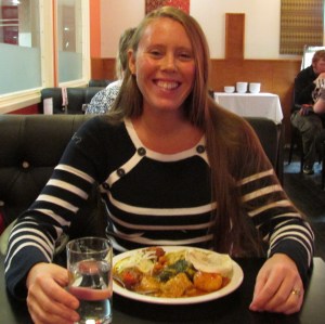 Wa Caroline eating curry